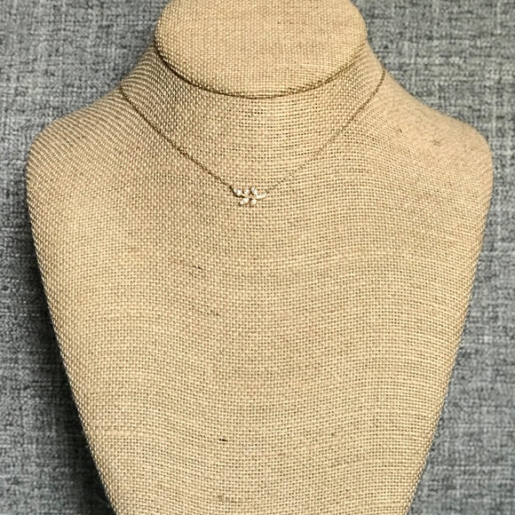 Chloe+Isabel Petite Bijoux Leaf Necklace - Picture 2 of 4